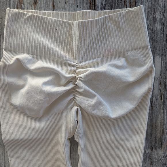 Bo + Tee Sculpt Seamless Ribbed Leggings Cream Women's Medium - Picture 7 of 7